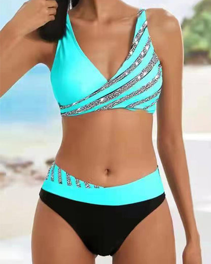 Bikini impreso en tonos cálidos