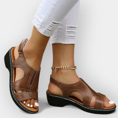 Sandalias de cuero estilizadas