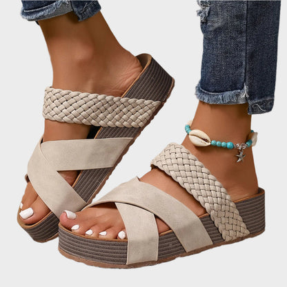 Sandalias Ortodónticas con Plataforma y Estilo