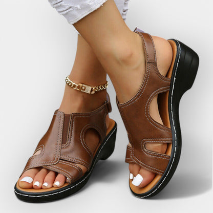 Sandalias de cuero estilizadas